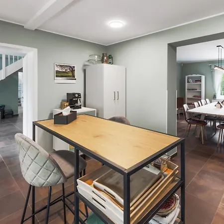 Luxurioes Renovierte Scheunen Mit Privatem Wellnessbereich Vakantiehuis Libesice