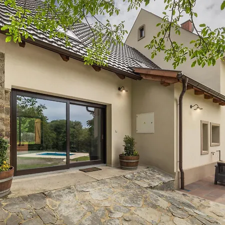 Luxurioes Renovierte Scheunen Mit Privatem Wellnessbereich Vakantiehuis *