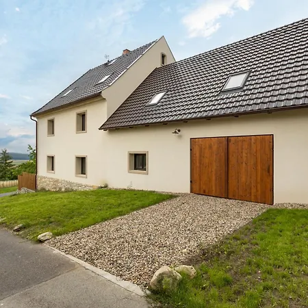 Luxurioes Renovierte Scheunen Mit Privatem Wellnessbereich * Libesice