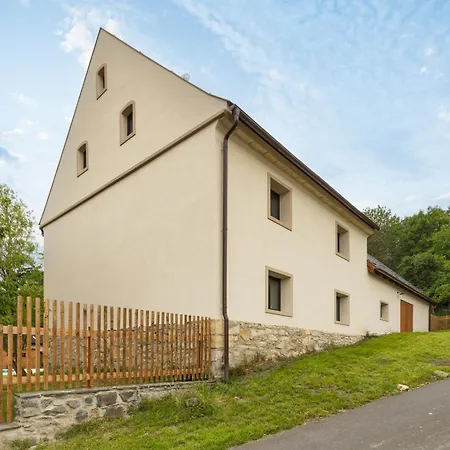 Luxurioes Renovierte Scheunen Mit Privatem Wellnessbereich