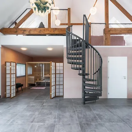 Luxurioes Renovierte Scheunen Mit Privatem Wellnessbereich Vakantiehuis