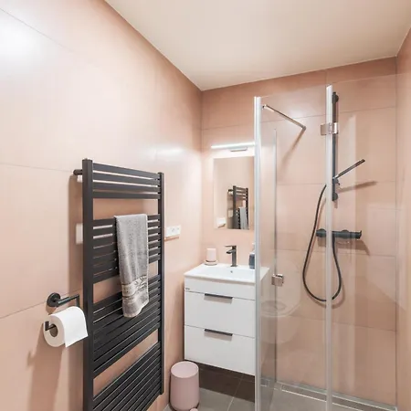 Luxurioes Renovierte Scheunen Mit Privatem Wellnessbereich Vakantiehuis Libesice