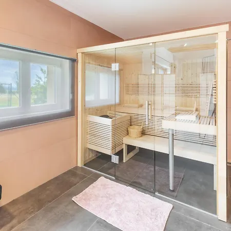 Luxurioes Renovierte Scheunen Mit Privatem Wellnessbereich Libesice