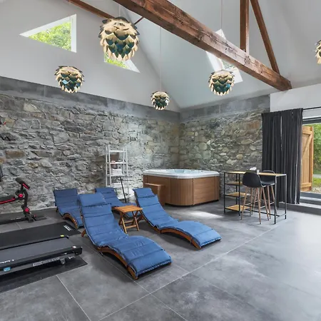 Luxurioes Renovierte Scheunen Mit Privatem Wellnessbereich Vakantiehuis