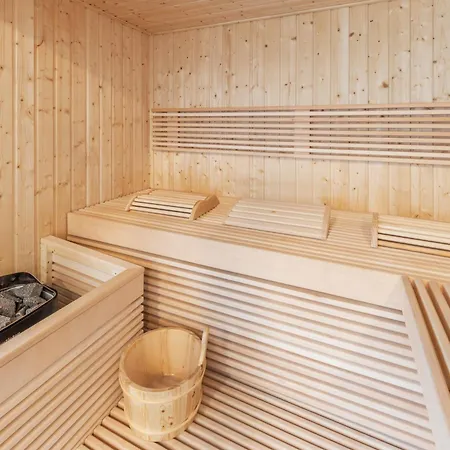 Luxurioes Renovierte Scheunen Mit Privatem Wellnessbereich Libesice