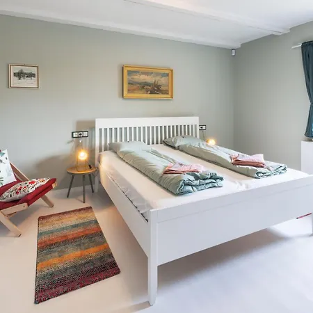 Luxurioes Renovierte Scheunen Mit Privatem Wellnessbereich Vakantiehuis *